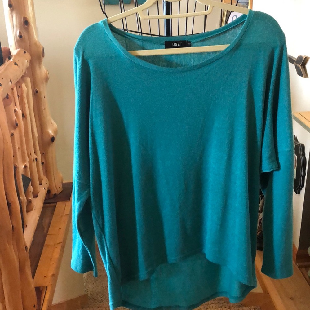 Uget high-low hem turquoise tunic blouse.